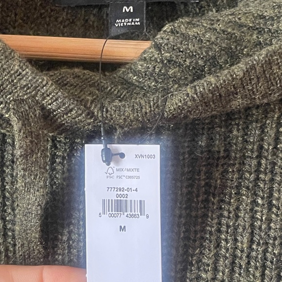 Banana Republic Olive Green Hooded Sweater - Picture 5 of 6